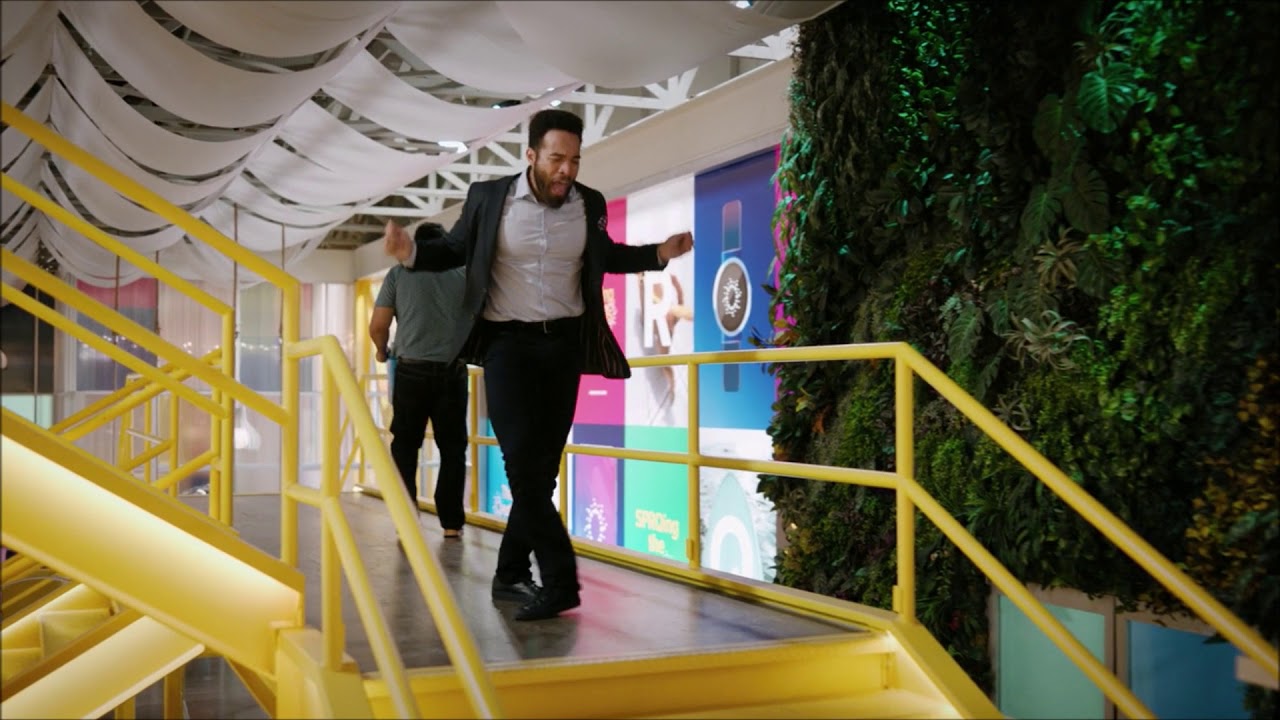 Zoey's Extraordinary Playlist Juice [HD Full Performance] YouTube