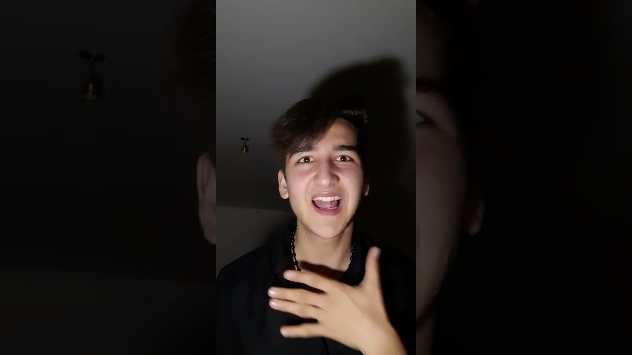 Хорош мне в морду своим выменем. И ейной мордой мне в харю тычет. Ейной мордой мне в харю. Хорош мне в морду своим выменем. Ой да хорош мне тыкать текст.