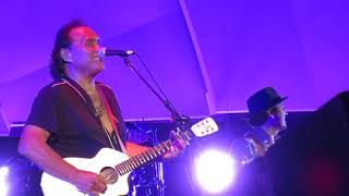 Henry Kapono & Alx Kawakami - "Sailin'"