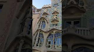 Passeig de Gràcia, Casa Bonet y Casa Batlló, Barcelona #gaudi #gaudiarchitecture #travel