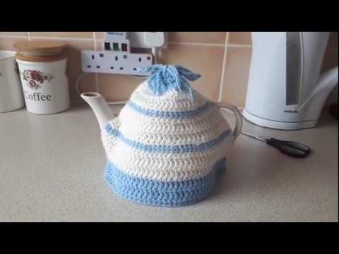 I found a really beautiful teapot cosy. It looks knitted with a thick yarn.  But the pattern says dk yarn with 3 mm crochet hook : r/crochetpatterns