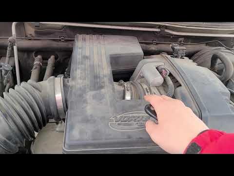 2004 Colorado rough idle low RPM cleaning the throttle body - YouTube