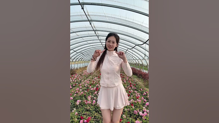 东北农村原生态大棚新鲜花盆栽 “大家喜欢大棚盆栽花朵吗？#记录真实生活 #三农 #农村女孩日常 #大棚花卉 #上热门 抖音小助手