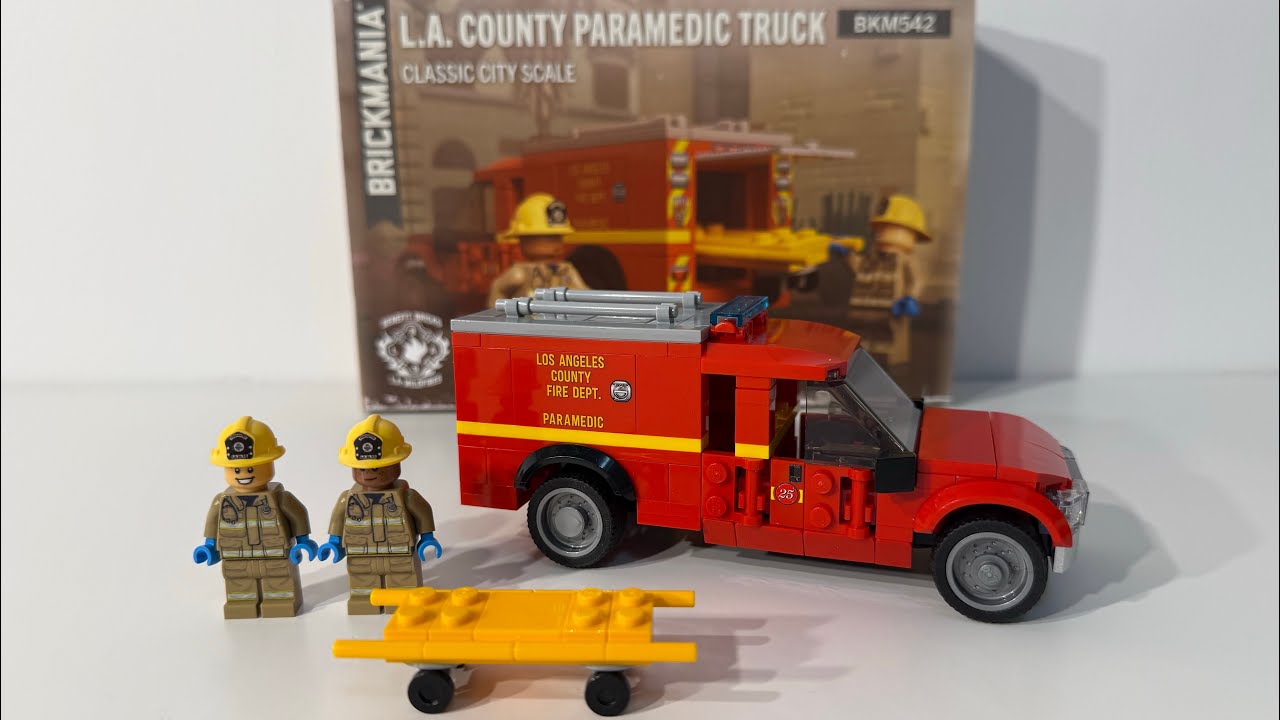 LEGO L.A. County Paramedic Truck - Brickmania (BKM542) Review