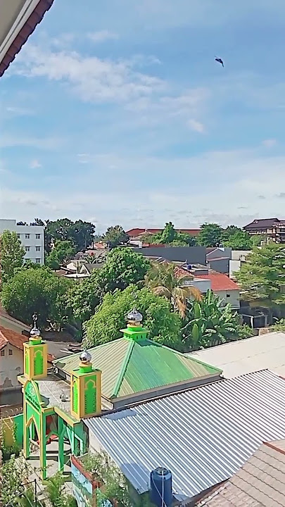 Mirip gak sama sountrack Film Cinta Segi Tiga #youtube #youtubeshort #penggenarrhomairama