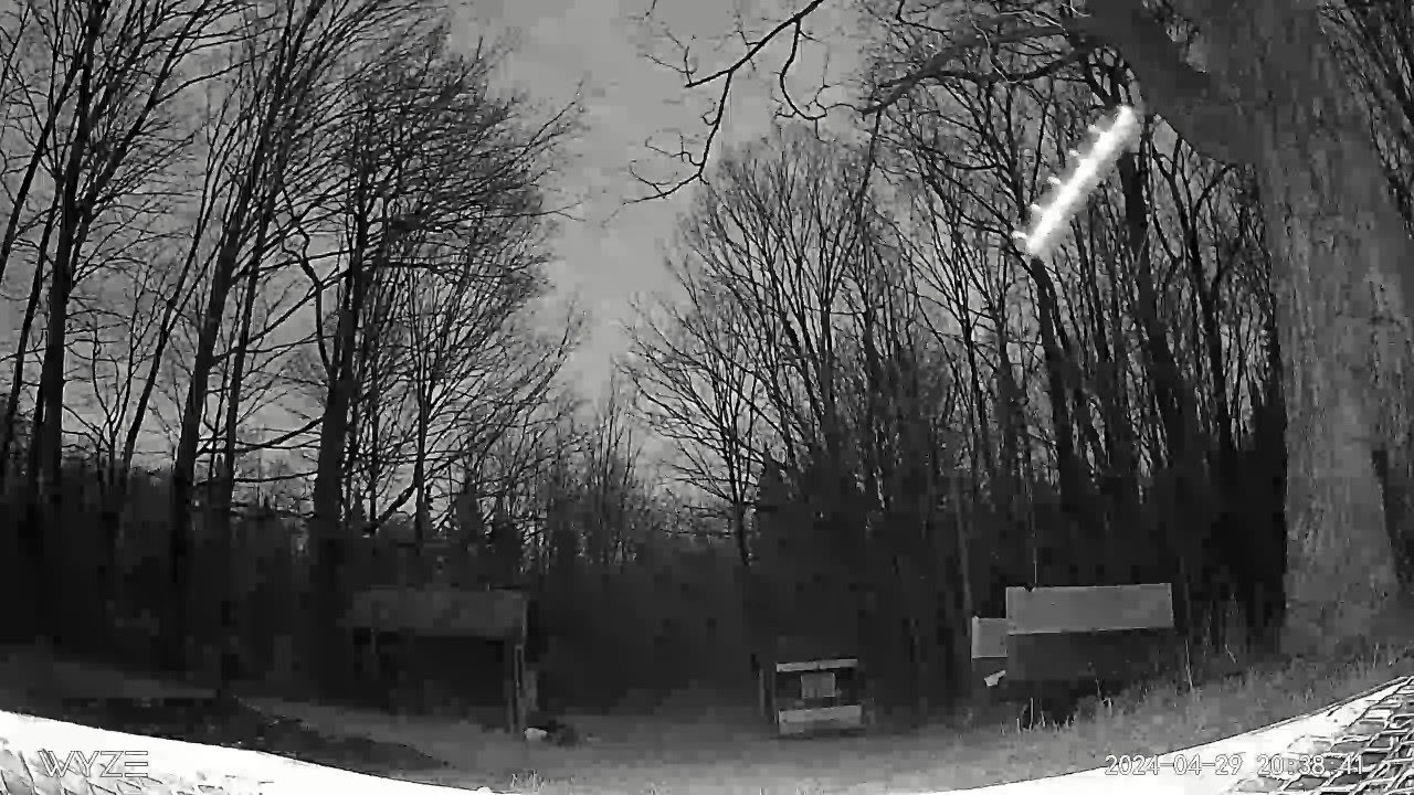 FIVE FLUTED ROD DOWN AND OUT 1/8 SPEED raw footage of skyfish or rods ...