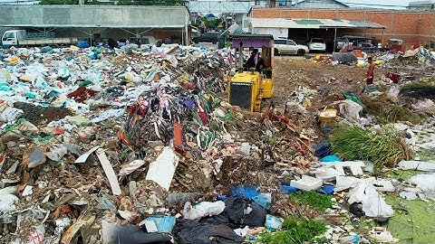 Amazing New Actions!! Delete Garbage Dump Huge Size By Dozer D31p Clear, Pushing Trash Into​ Water