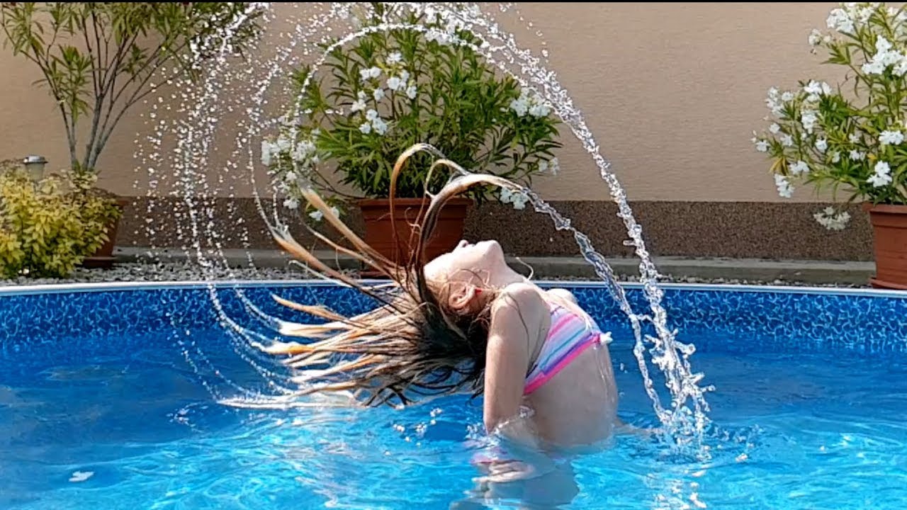 Samsung Galaxy S9 | S9+  slow motion video 960fps Swimming pool