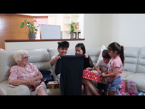 Video Vlog 401|| KHUI QUÀ NOEL 2020 - youtube