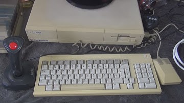 Amiga 1000 (1985) with Gotek Floppy emulator - Review in 3D