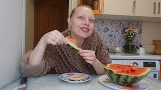 картинка: Мукбанг настоящий сахарный арбуз!