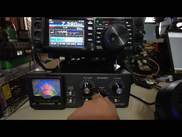 How to use the COMET CAT 300 Antenna Tuner - YouTube