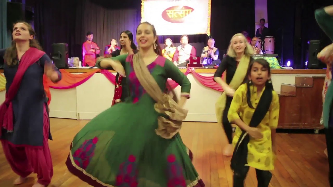 AASMAN PE DANCE  NEW ZEALAND SATSANG