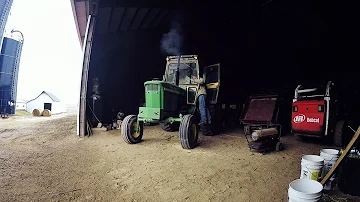 Kolik oleje spotřebuje motor John Deere 4020?