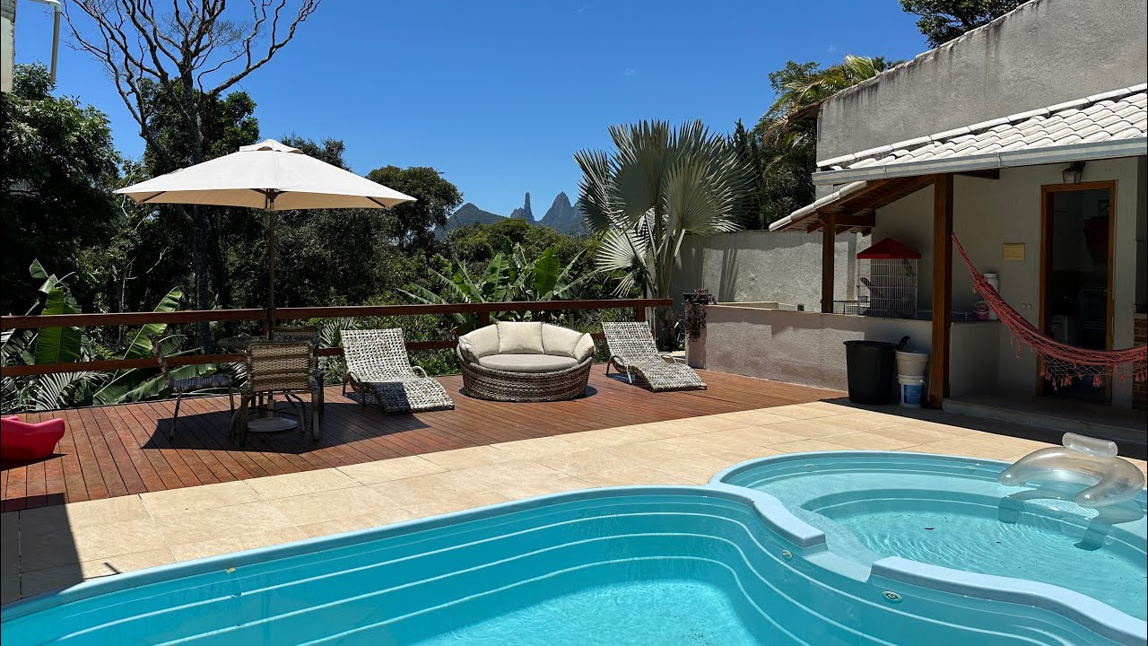 CA0806 | Casa moderna em condomínio com 4 quartos |  lazer privativo com vista para o dedo de Deus