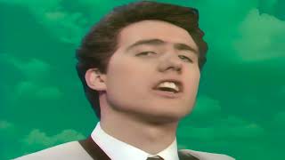 O.M.D. (Orchestral Manoeuvres In The Dark) - Enola Gay (1980) (4K Remastered)