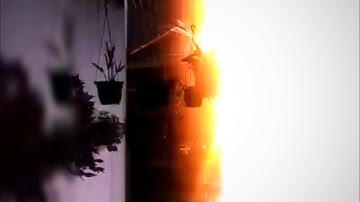 Video amatir Petir menyambar rumah warga