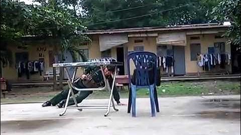 Động tác đi khom, lê và bò - BUH