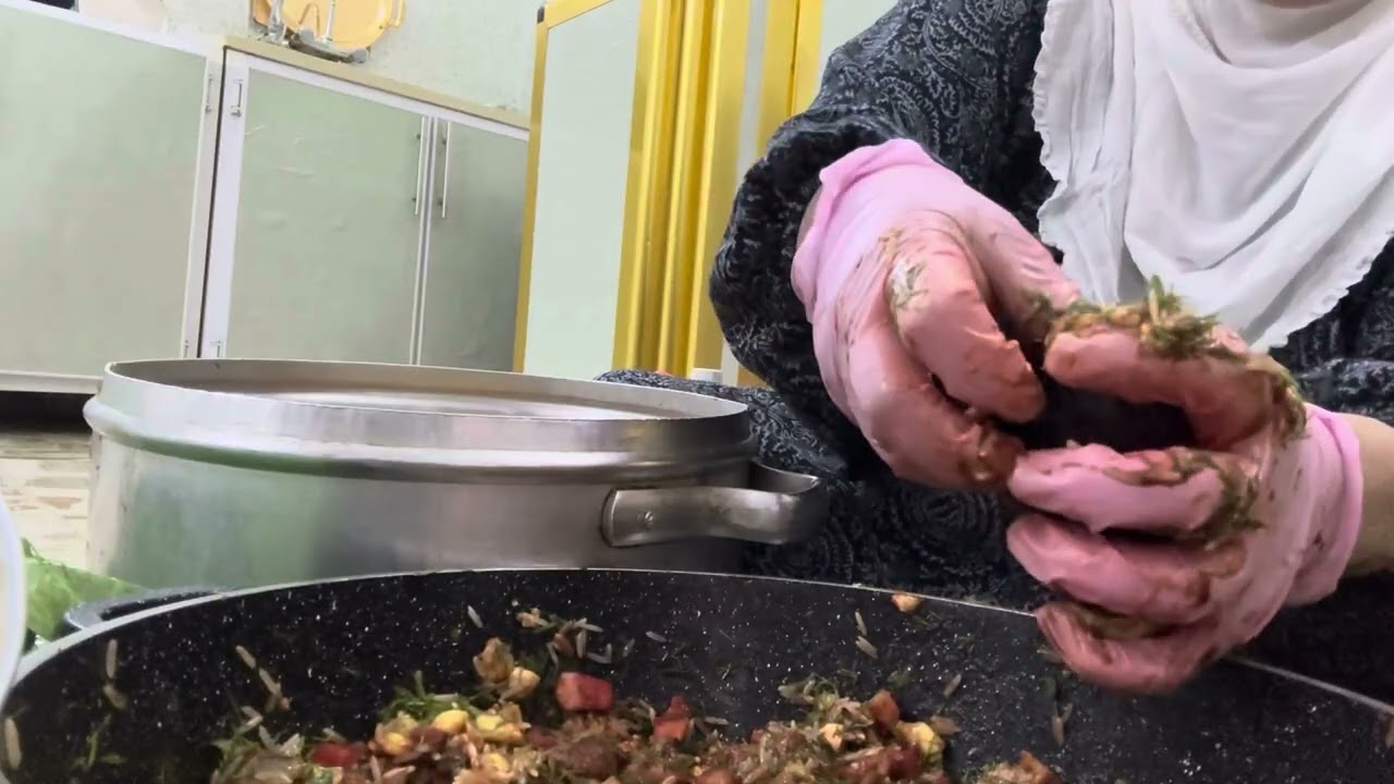 ￼ حبايبي إن شاء الله اليوم طبخت لكم دولما إن شاء الله تعجبكم