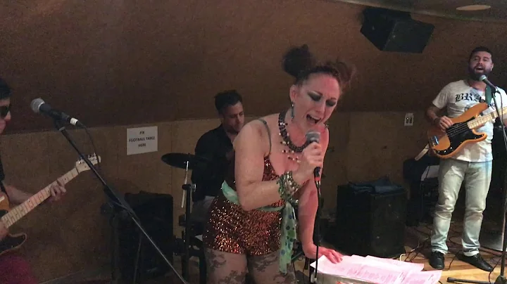 Elaine Alcorn Sings