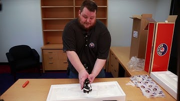 Un-boxing a Lionel LEGACY Engine