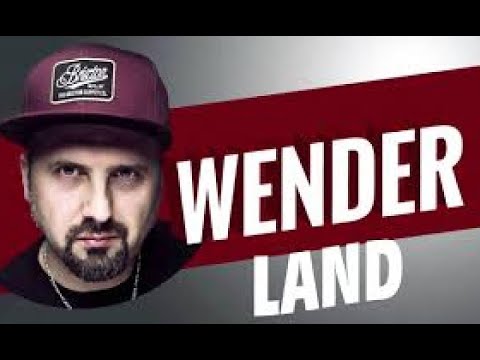 Wenderland -Lo Zoo di 105 -  Bestemmiaman vs Eddy Larva(maccio capatonda) -