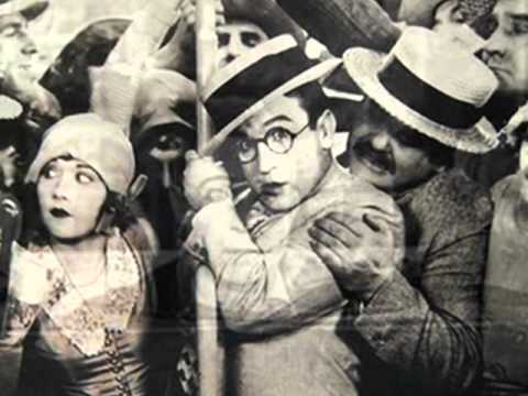 YouTube पर Jesse Stafford's Orchestra - I Need Sympathy 1928 देखें