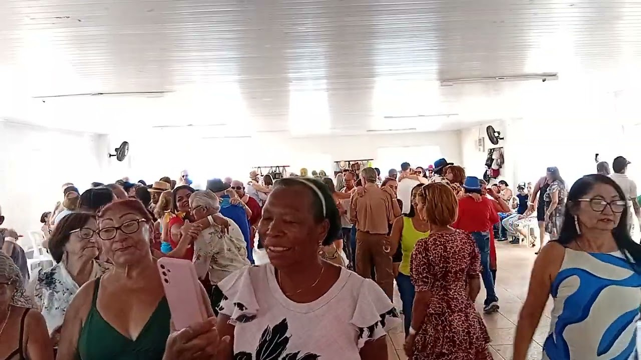 Janio Silva no baile da terceira idade no CCI do Recanto das Emas. 10/10/2025