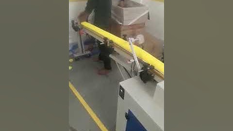 100pcs plastic lid automatic counting packing machine