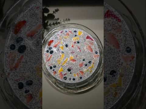 Chia Seeds With Fruits بذور الشيا مع الفواكه