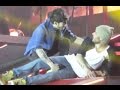 One direction falls on stage part 1