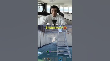 Worst Teammate Ever💀🤣  #trainwreckstv#rust #rustpvp #rustclips #streamer #shorts