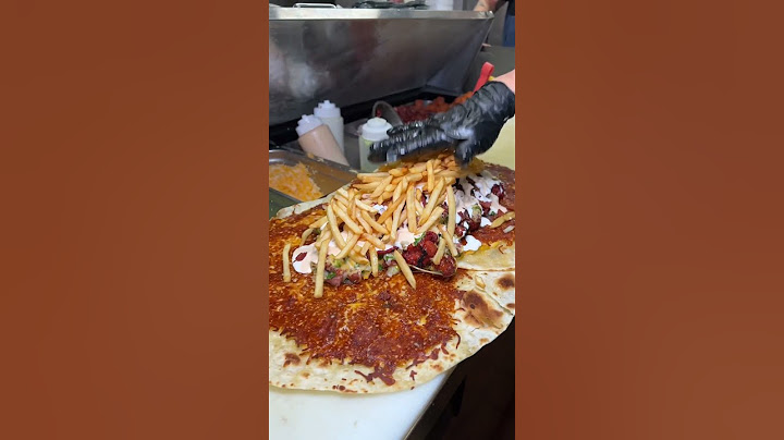 BIGGEST BURRITO IN LAS VEGAS! 😳 Sayulitas Mexican Food