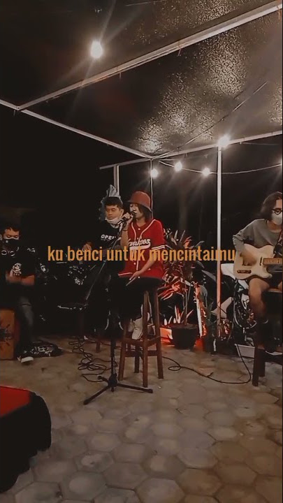 story wa baper ku benci untuk mencintaimu