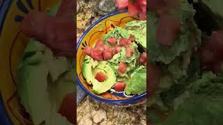 Simple &amp; Easy Guacamole! Happy Cinco de Mayo! #cincodemayo #guacamole #quickbite #simplerecipes