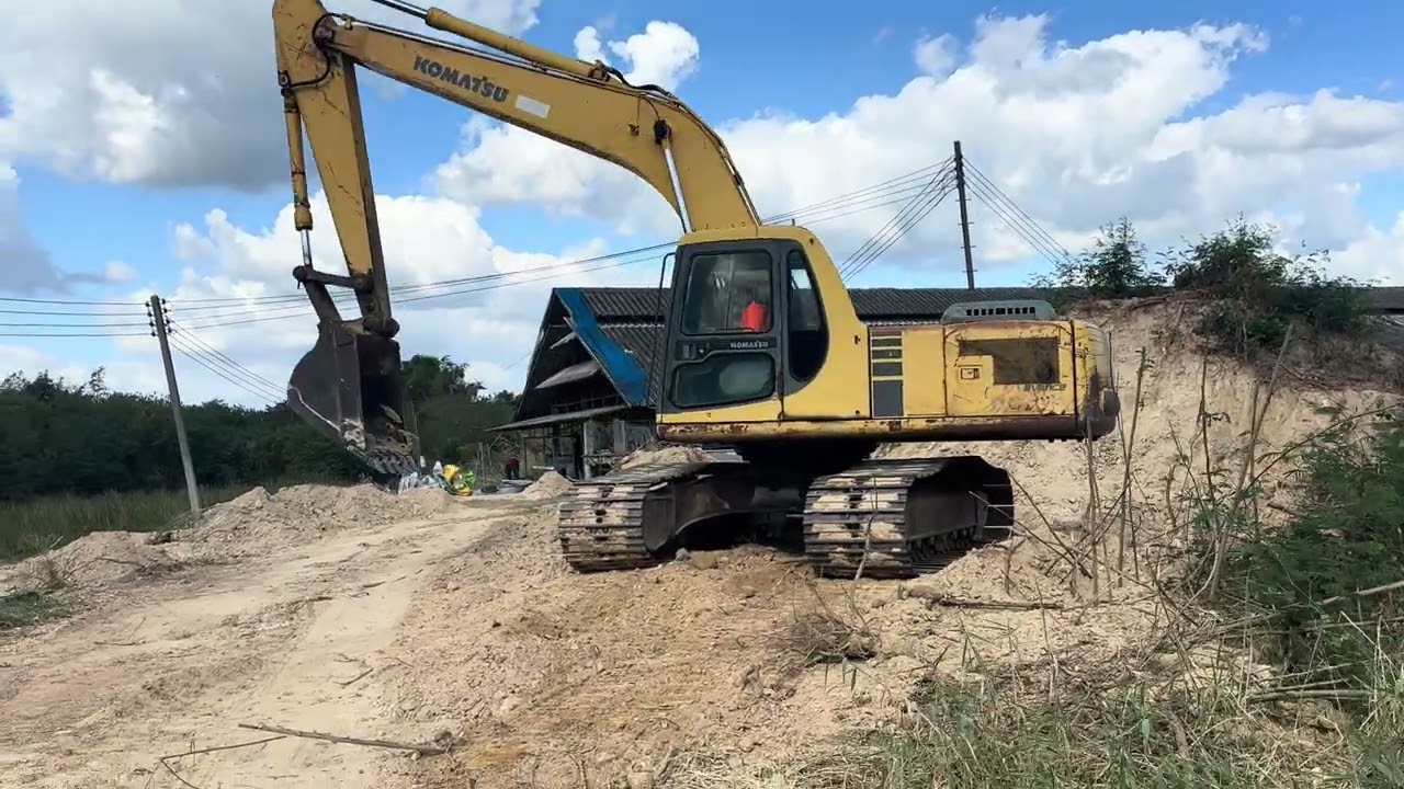 โคมัทสุ pc200-6 ทำการแสดงครับ ไม่รู้ว่าจ้วดมั้ย