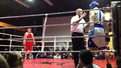 Dave Brett wins Golden Gloves superheavy weight ma...