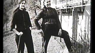 Gender-role reversal in a Swiss village, c. 1926 / Rollentausch in einem Schweizer Dorf, um 1926