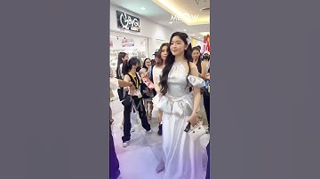 Bà xã Quyền Linh giản dị đưa 2 con gái cưng Lọ Lem - Hạt Dẻ đi sự kiện