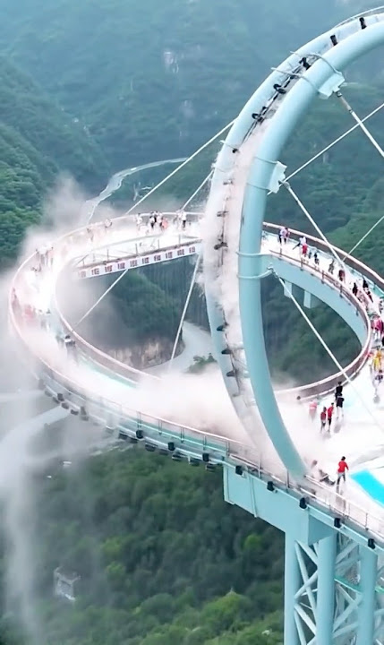 Jembatan Kaca Runtuh dalam Hitungan Detik… Turis Terkejut! #shorts #jembatan #viral #trending #langit