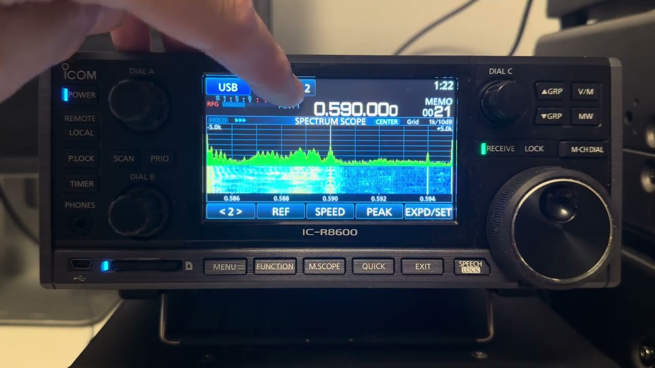 First transatlantic DX copied with the Icom IC-R8600: VOCM 590 kHz