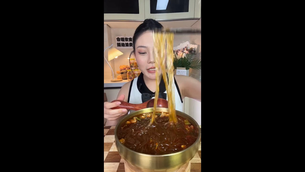 🔴 LIVE: Chinese Girl Eats Comfort Food, Soft Chewing ASMR & Cozy Vibes | Chill Mukbang Chat