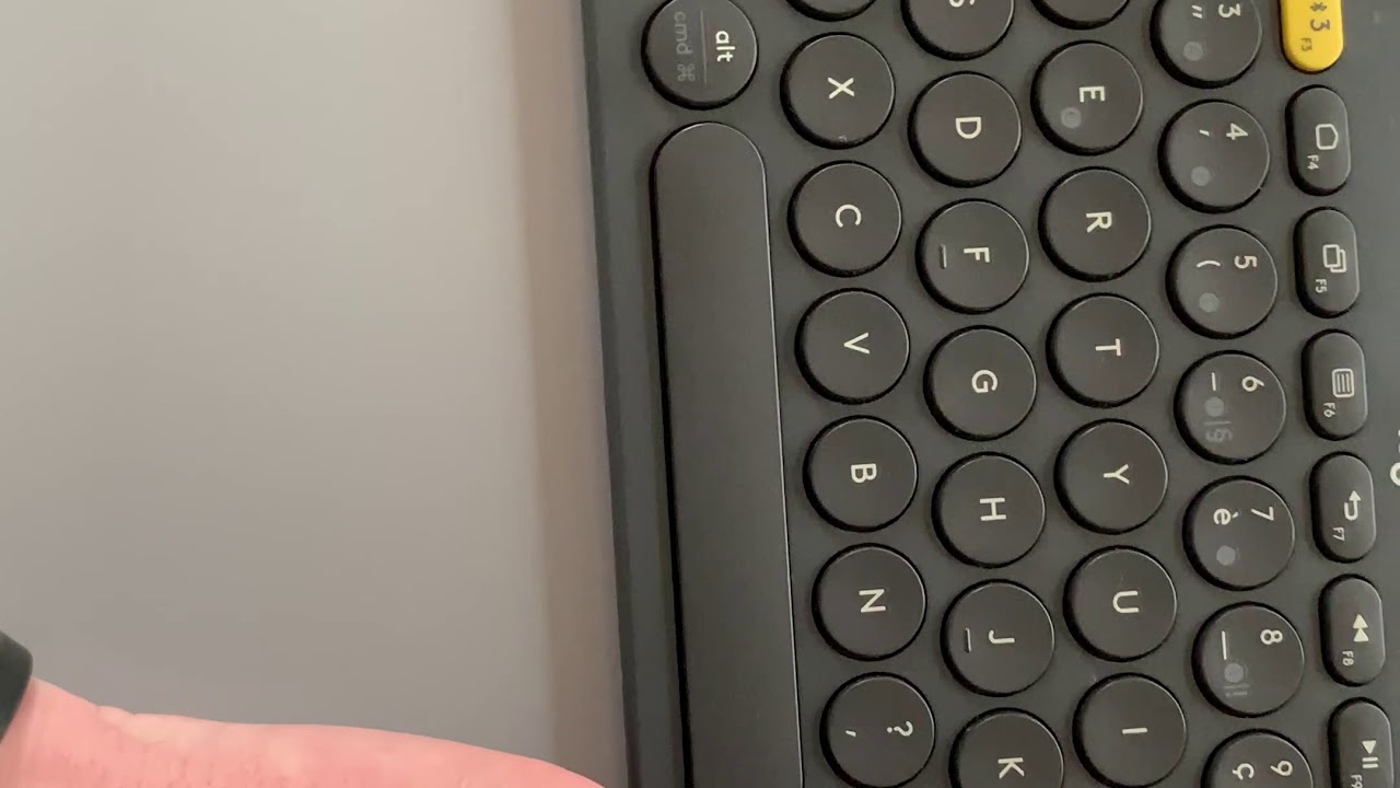 Présentation du clavier Bluetooth Logitech azerty K380, un clavier multi canal et compacte