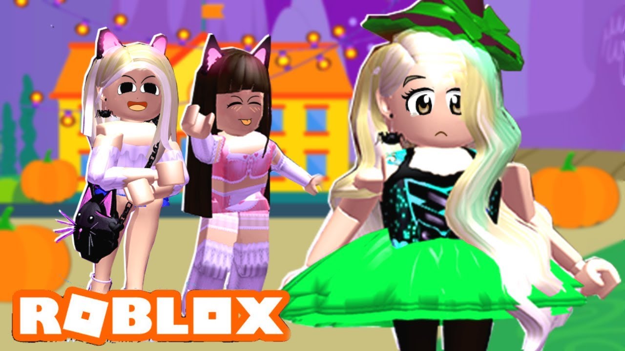 I Was The Only One With A Costume At School And It Was Embarrassing Roblox Royale High Roleplay - really embarrassed roblox