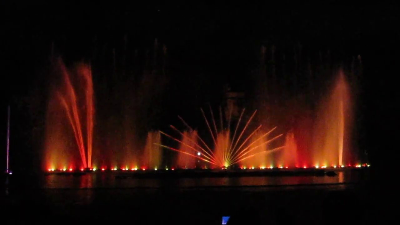 Шоу фонтанов на острове "VINPEARL", Вьетнам. - YouTube