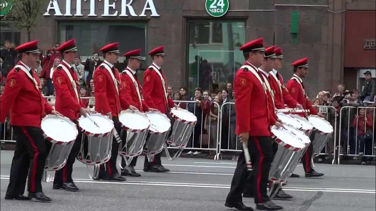 Оркестр на крыше. День города оркестр. День города оркестр. День города оркестр. День города екатеринбург 2016 фото.