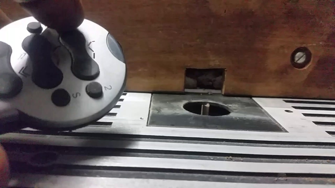 DIY automated height adjusting table router - YouTube