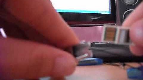 Smallest MicroSD TransFlash USB Card Reader with Cover Blue