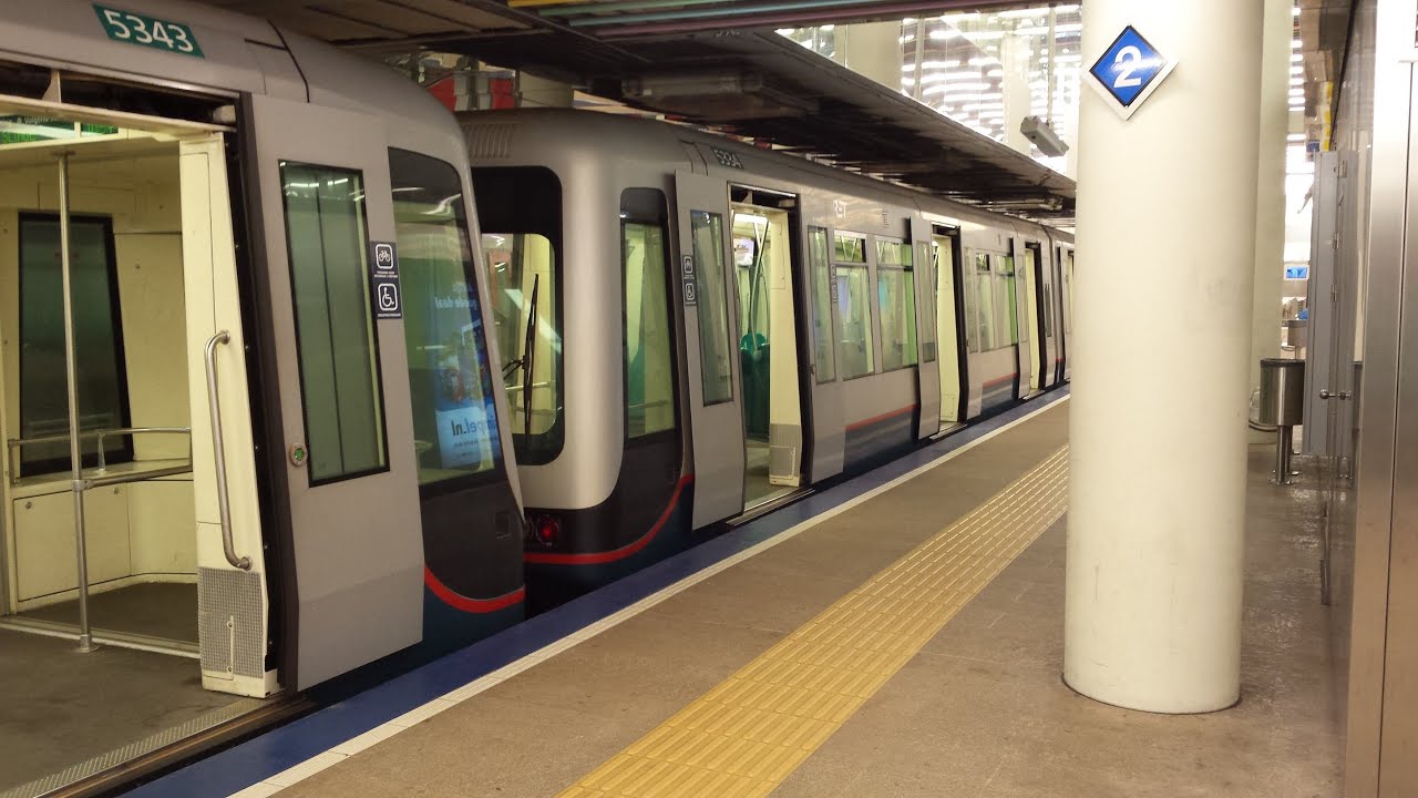 RET Metro 3*Type B (5334 met 'C Beurs') vertrekt op Rotterdam Centraal richting Slinge