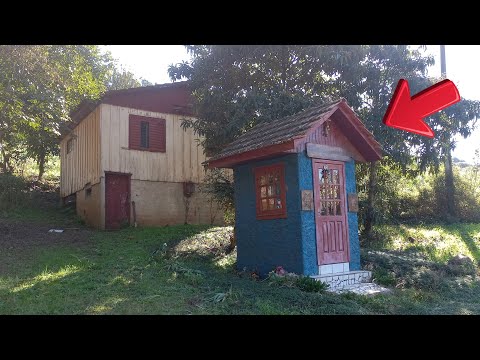 CAPITEL NA FRENTE DA CASA QUE RESISTE AO TEMPO